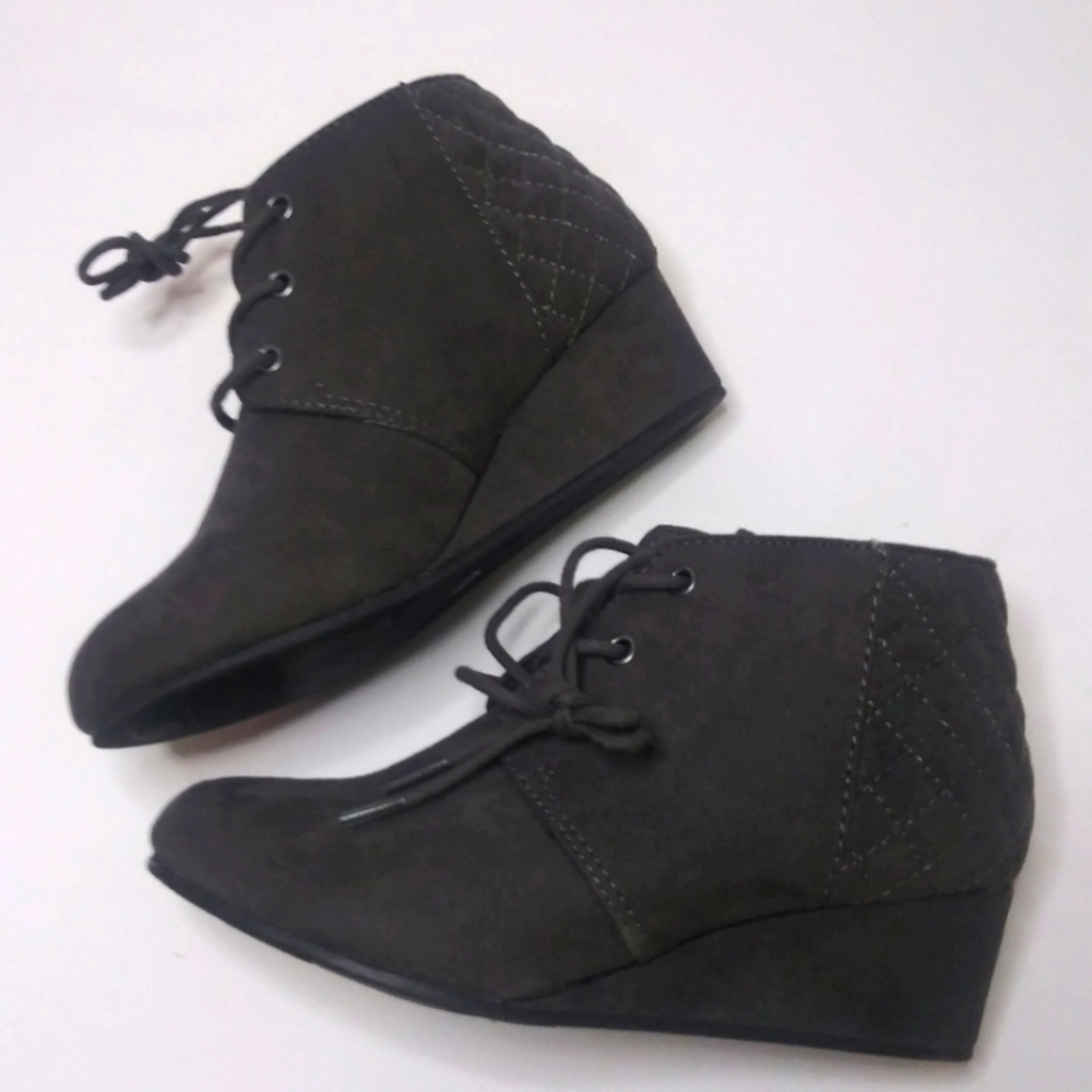 Arizona Jeans Co. Ankle Booties